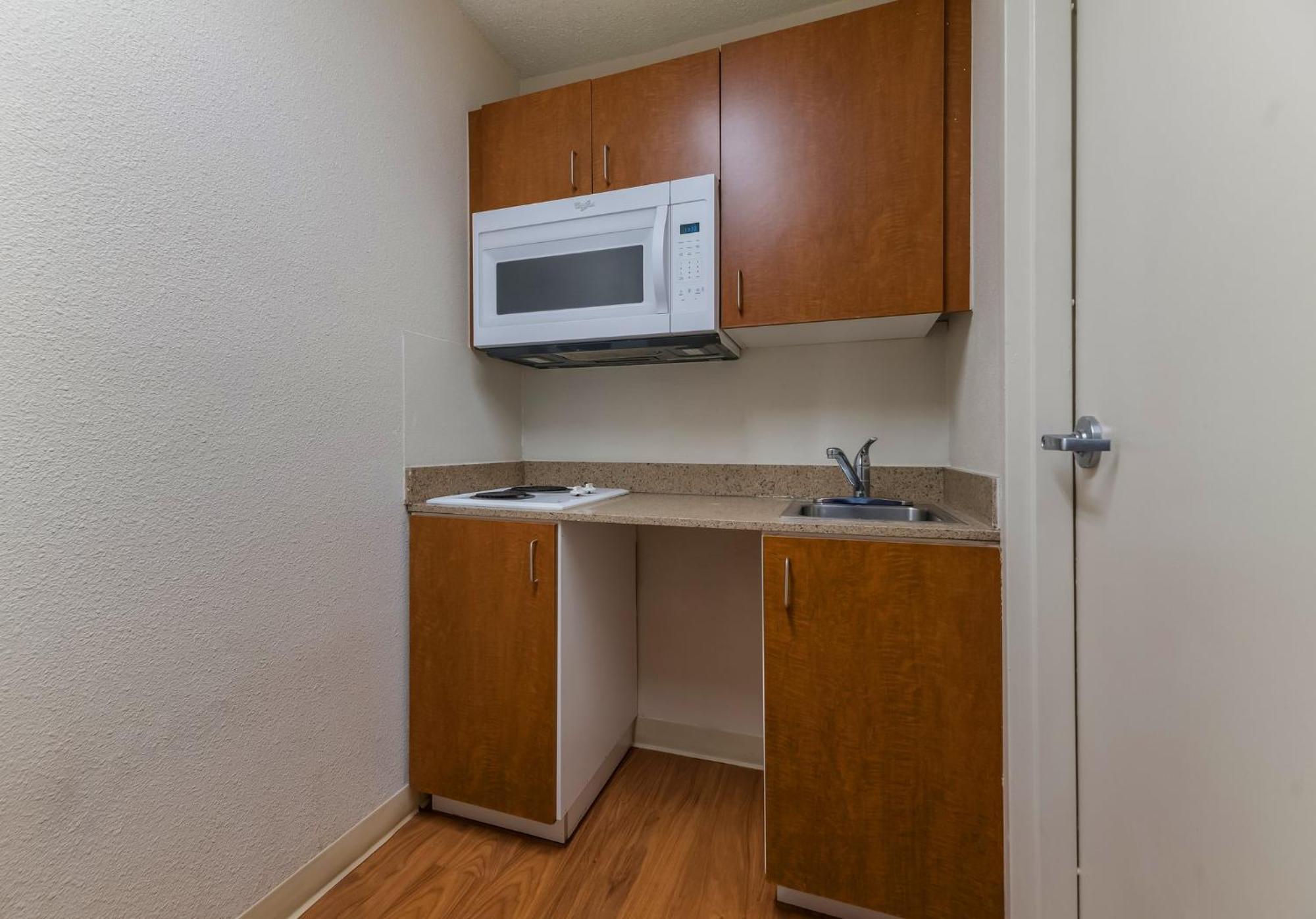 Hometowne Studios By Red Roof Orlando - Ucf Area Alafaya Εξωτερικό φωτογραφία
