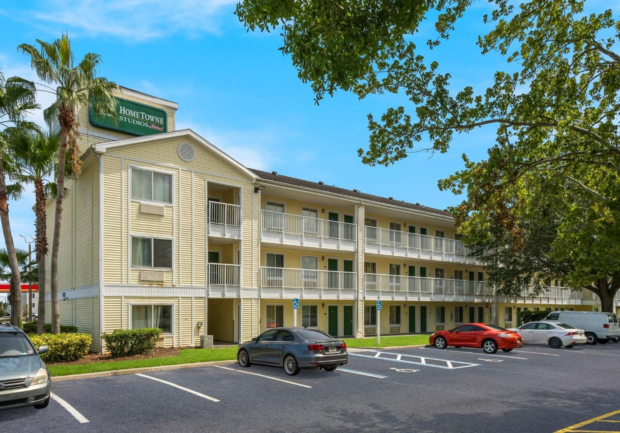Hometowne Studios By Red Roof Orlando - Ucf Area Alafaya Εξωτερικό φωτογραφία