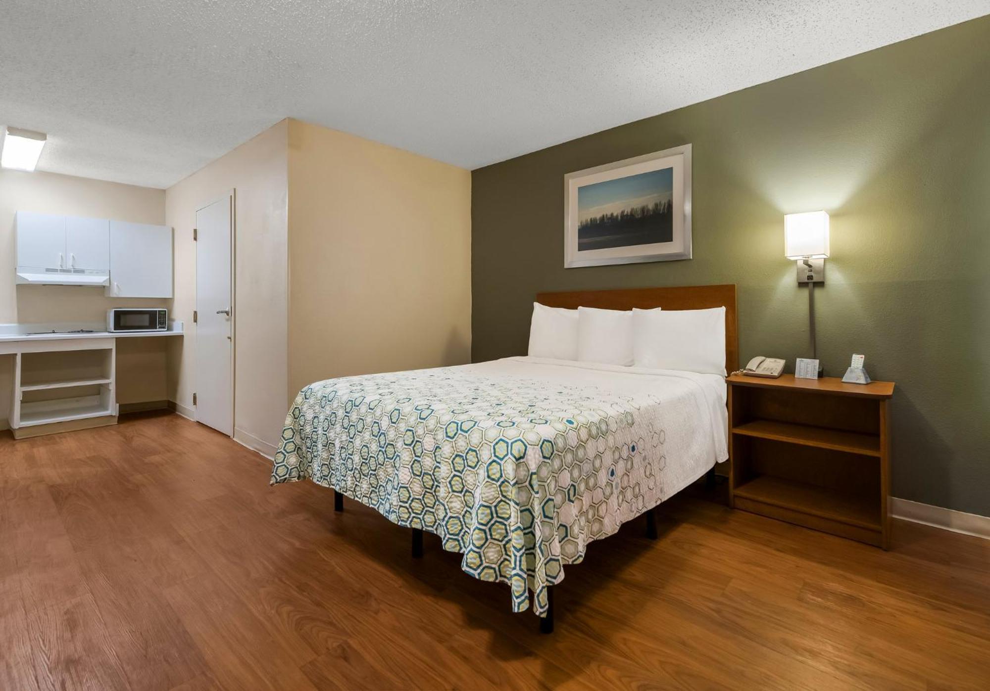Hometowne Studios By Red Roof Orlando - Ucf Area Alafaya Εξωτερικό φωτογραφία