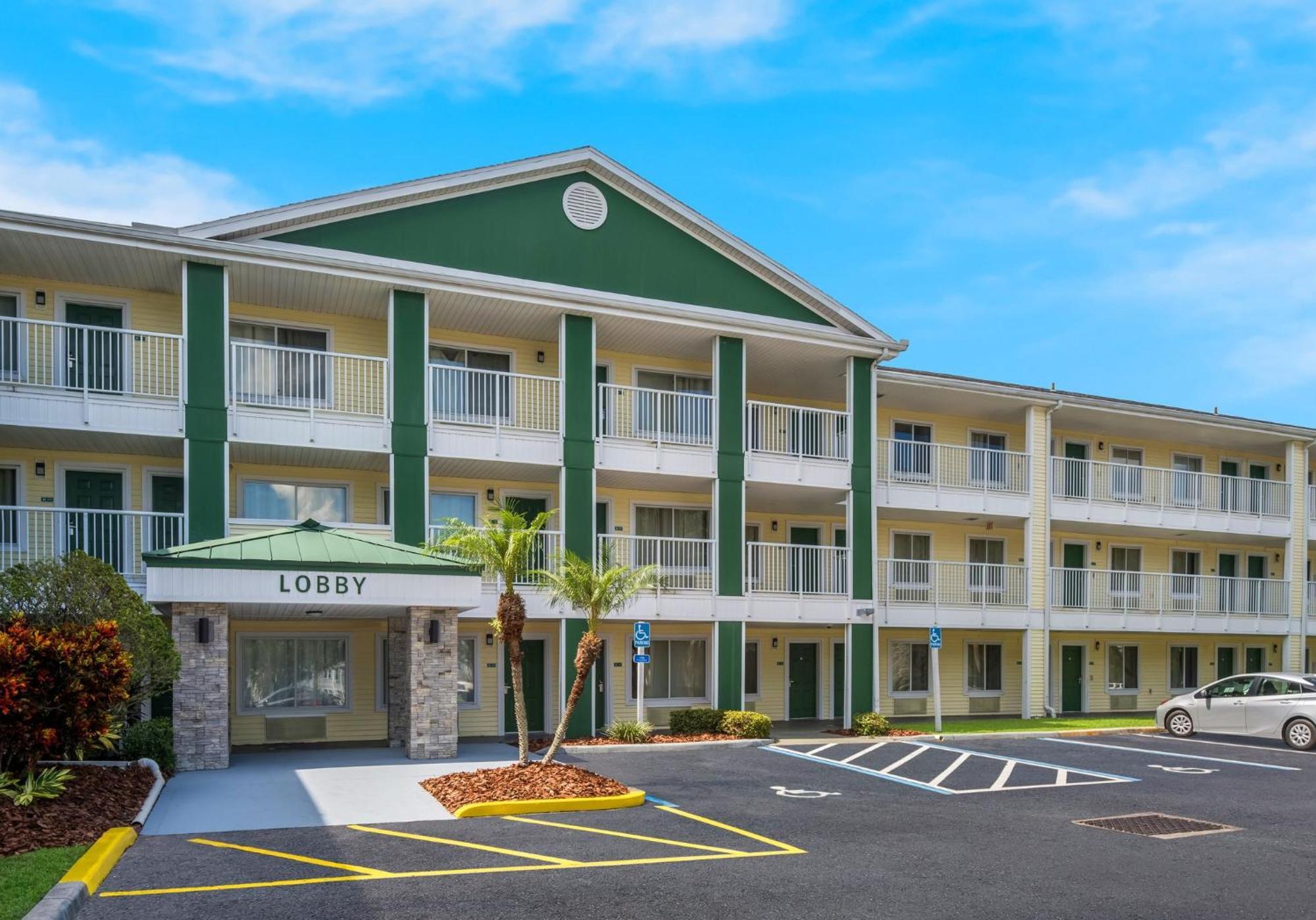 Hometowne Studios By Red Roof Orlando - Ucf Area Alafaya Εξωτερικό φωτογραφία