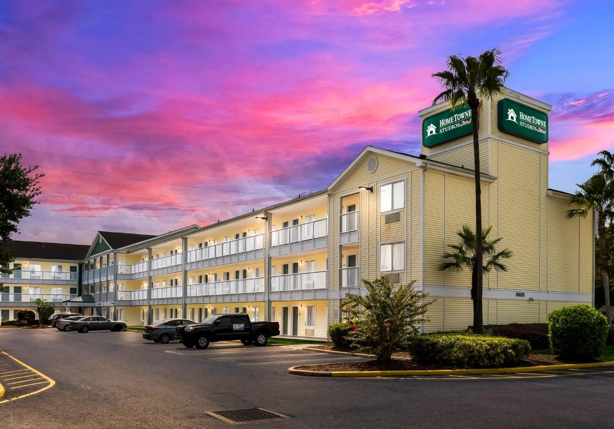 Hometowne Studios By Red Roof Orlando - Ucf Area Alafaya Εξωτερικό φωτογραφία