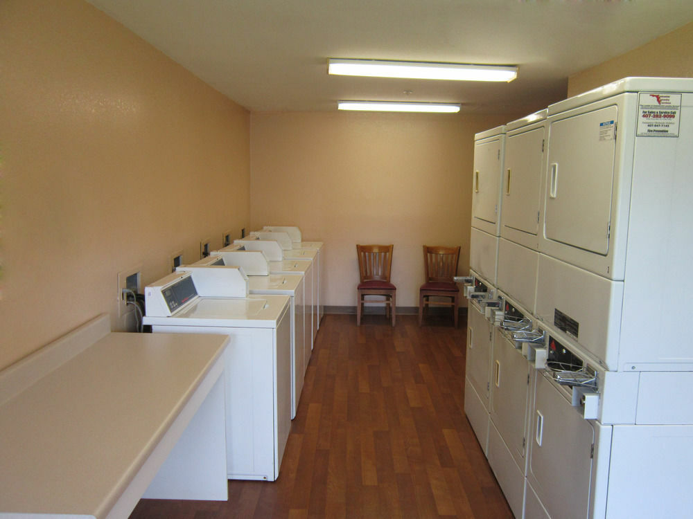 Hometowne Studios By Red Roof Orlando - Ucf Area Alafaya Εξωτερικό φωτογραφία